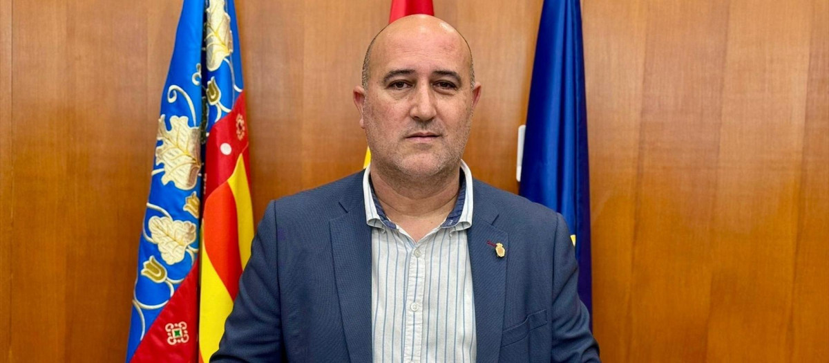El alcalde socialista de Massamagrell, Paco Gómez

REMITIDA / HANDOUT por PSPV
Fotografía remitida a medios de comunicación exclusivamente para ilustrar la noticia a la que hace referencia la imagen, y citando la procedencia de la imagen en la firma
14/6/2025