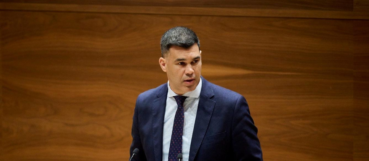 El presidente del PP de Navarra, Javier García, en una sesión plenaria