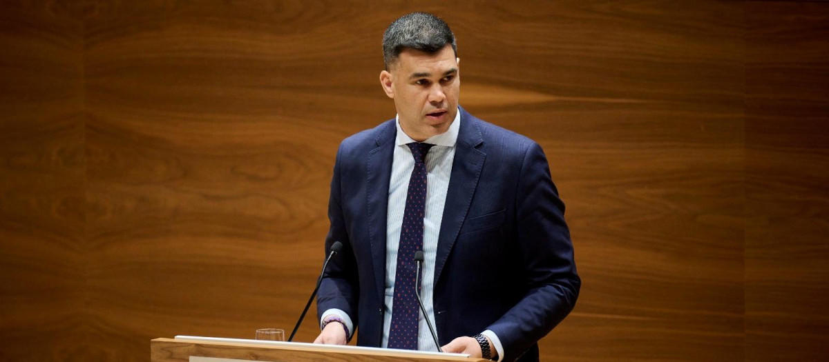 El presidente del PP de Navarra, Javier García, en una sesión plenaria