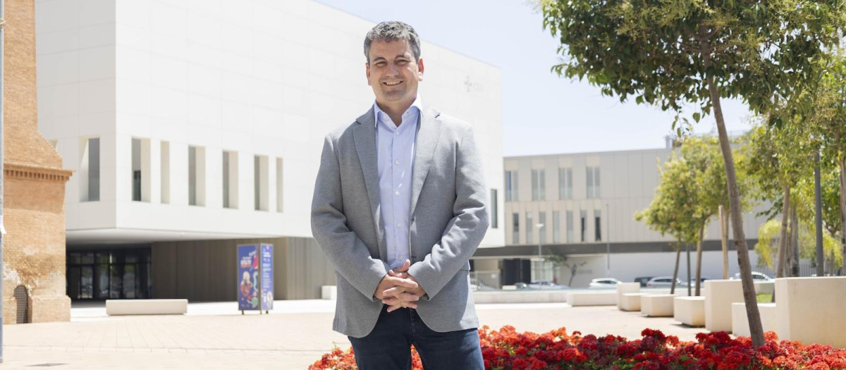 El doctor de la CEU-UCH, Ángel Gómez-Martín