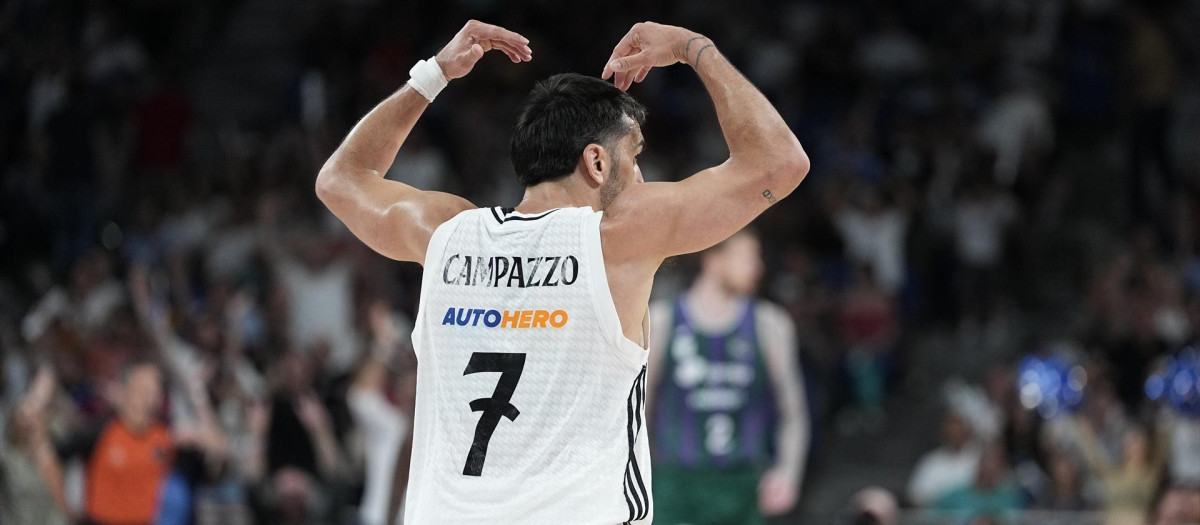 Facundo Campazzo anima a sus compañeros en un momento del partido ante Unicaja
