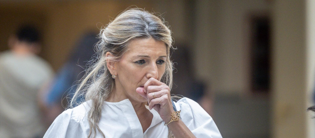 La vicepresidenta Yolanda Díaz, a su llegada al pleno en el Senado ayer, martes