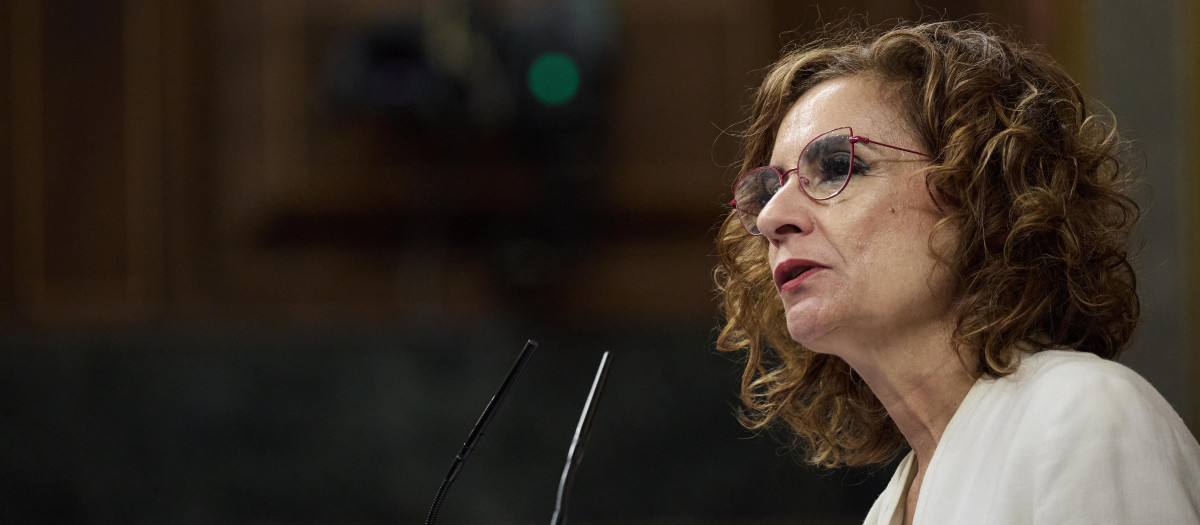 La vicepresidenta primera y ministra de Hacienda, María Jesús Montero