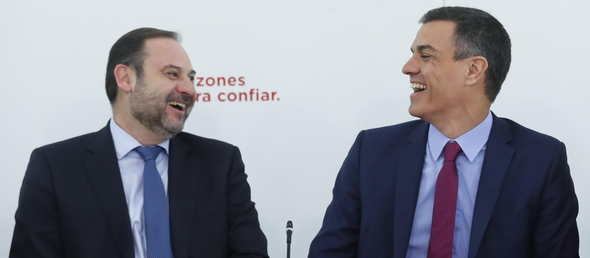 El presidente Sánchez y el entonces ministro José Luis Ábalos en una imagen de archivo