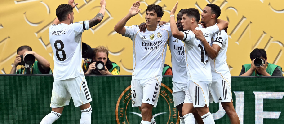 Los jugadores del Real Madrid celebran un gol ante el Pachuca
