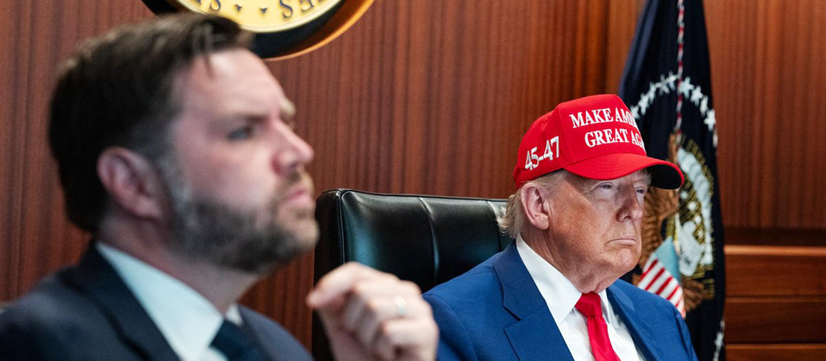 El presidente de Estados Unidos, Donald Trump, junto al vicepresidente norteamericano, J.D. Vance
