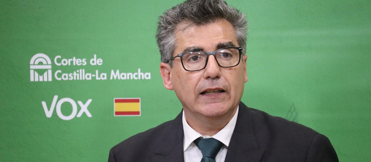 Francisco Cobo interviene en rueda de prensa