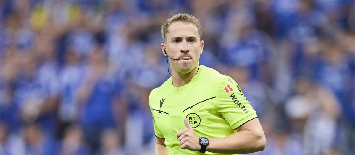 Miguel Sesma Espinosa, durante el Real Oviedo vs CD Mirandés