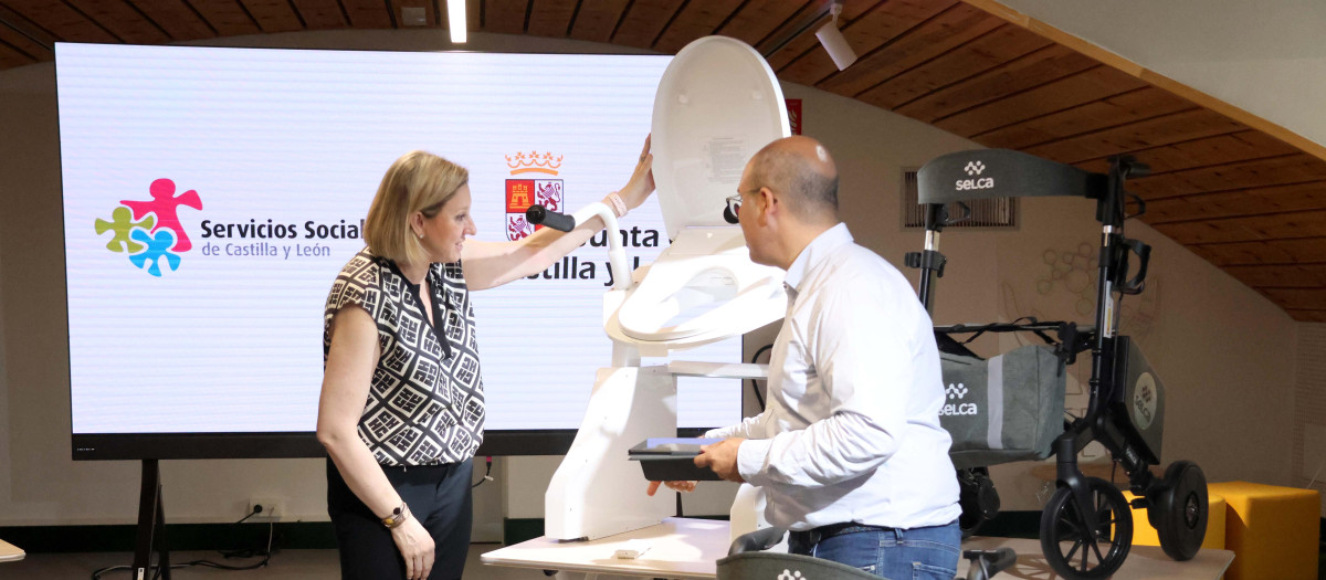 La consejera de Familia e Igualdad de Oportunidades, Isabel Blanco