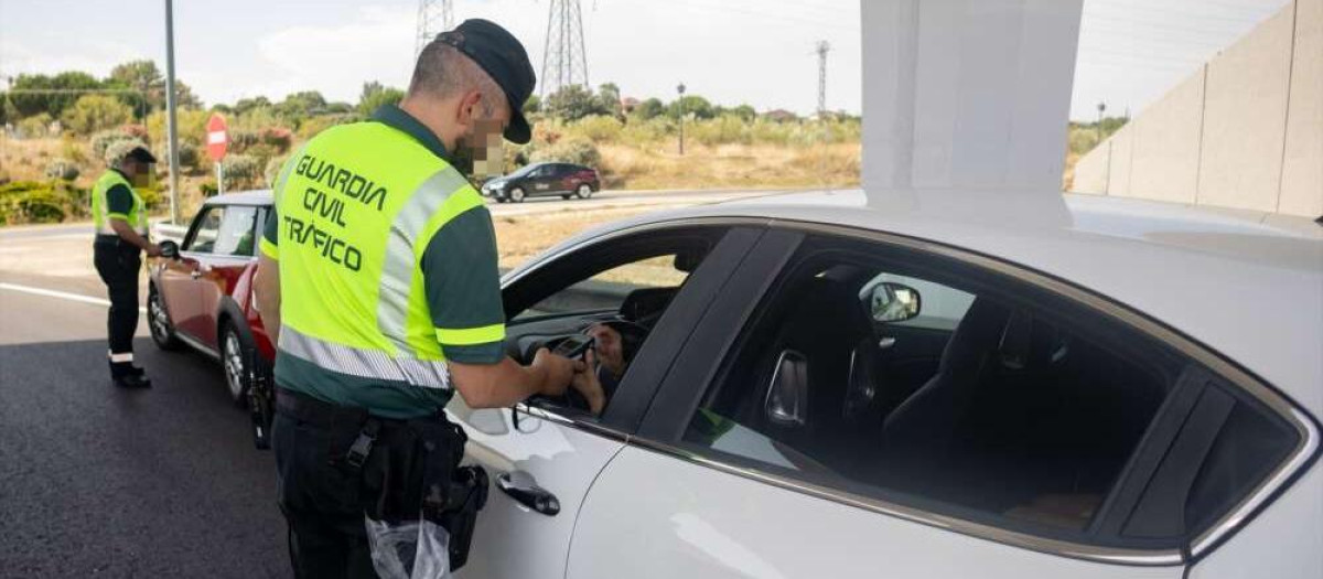 Un control de la Guardia Civil, muy habituales en verano