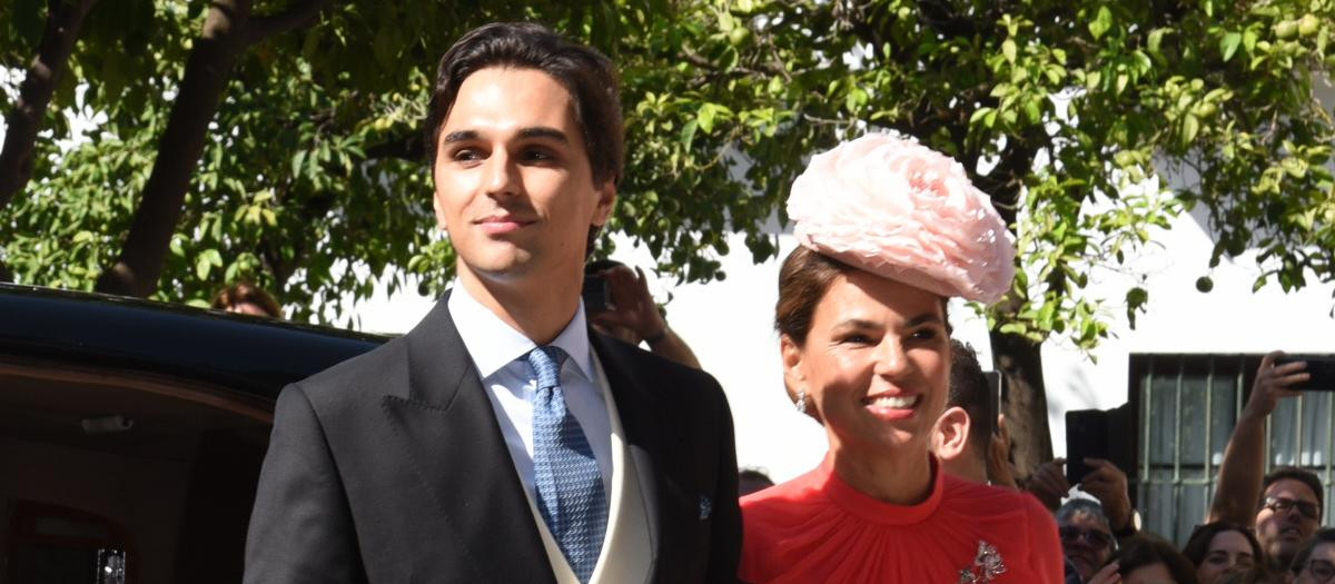 Maxime Corneille y su madre el 14 Octubre de 2023.