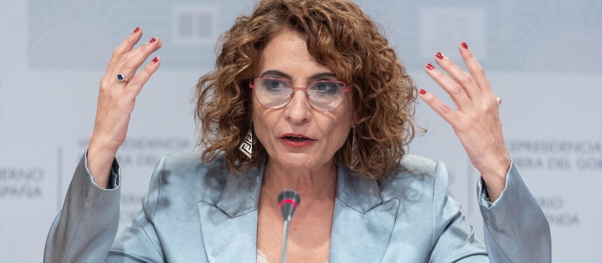 La vicepresidenta primera y ministra de Hacienda, María Jesús Montero.