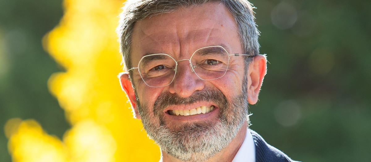 Pablo Pérez López, catedrático de Historia Contemporánea de la Facultad de Filosofía y Letras de la Universidad de Navarra