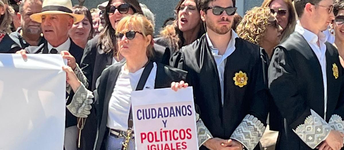 La protesta de jueces y fiscales ha sido multitudinaria y ha transcurrido sin incidentes