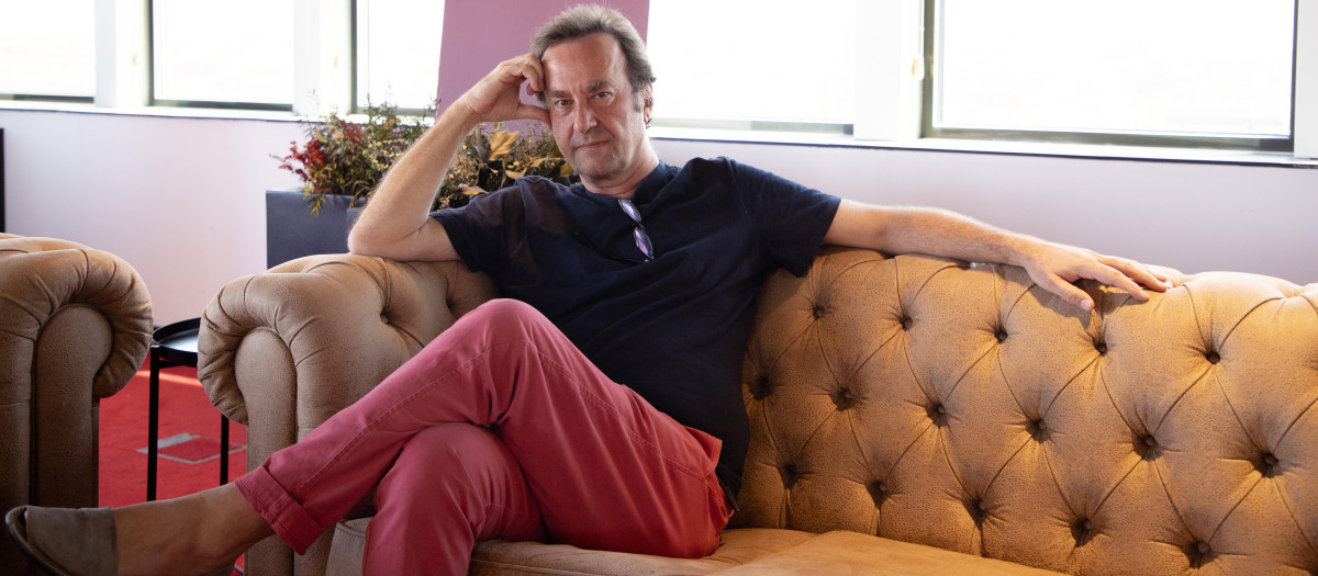 El escritor Marcos Giralt Torrente en la redacción de El Debate