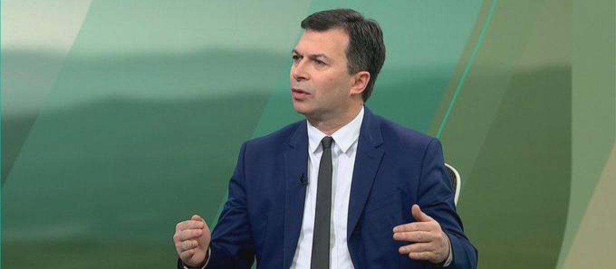 Gonzalo Caballero en la entrevista en la Radio Gallega