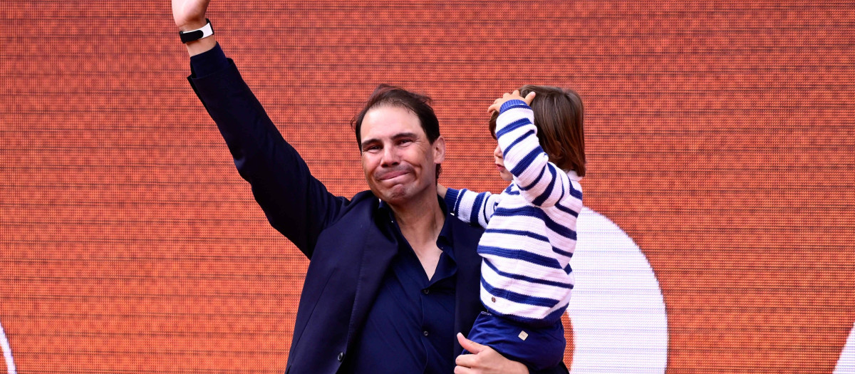Tribute to Rafael Nadal ( Spain ) during the 2025 French Open at Roland Garros on May 25, 2025 in Paris, France. ( Photo Dante Badano / PSNewz ) - - Photo : / Dante Badano / PsnewZ / SIPA /00309660_0007//Credit:PSNEWZ/SIPA/2505251921 *** Local Caption *** .