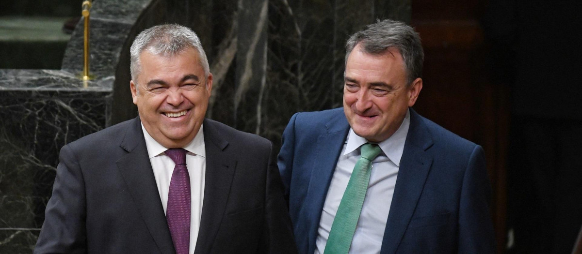 Santos Cerdán con Aitor Esteban en el Congreso de los Diputados