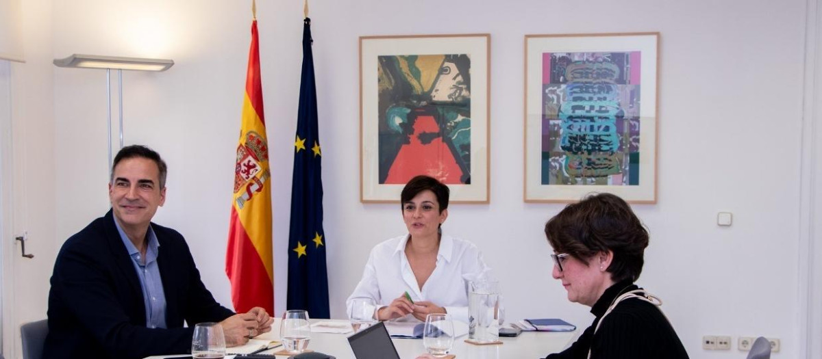 El secretario general de Agenda Urbana, Vivienda y Arquitectura, Iñaqui Carnicero, y la ministra de Vivienda y Agenda Urbana, Isabel Rodríguez