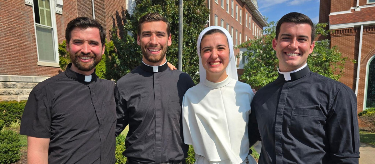 Ya son tres en la familia Morrison que son sacerdotes y una que es religiosa