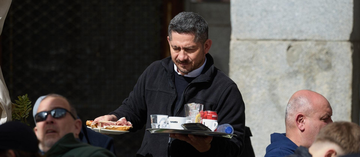 Un camarero, en una imagen de archivo