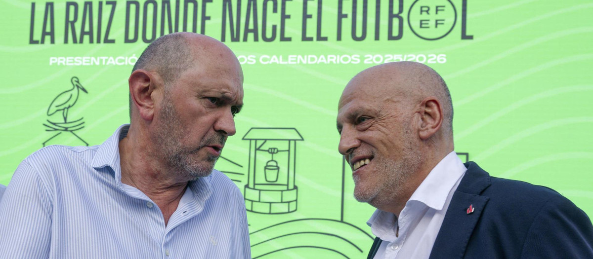 Javier Tebas y Rafael Louzán, en la presentación del calendario de la Liga Española