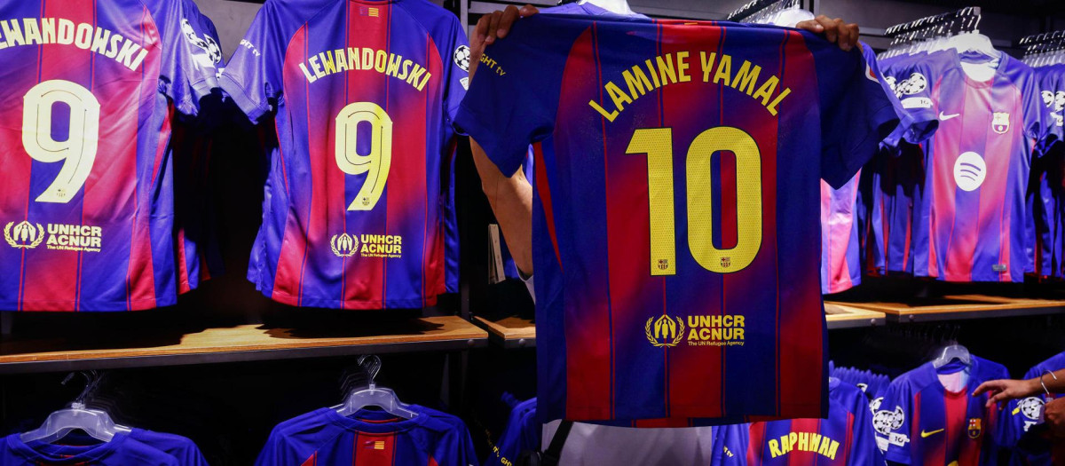 Camiseta de Lamine Yamal con el dorsal '10', la más solicitada en la tienda