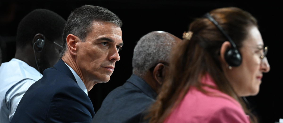 Pedro Sánchez, durante la jornada de este miércoles en la cumbre de Sevilla