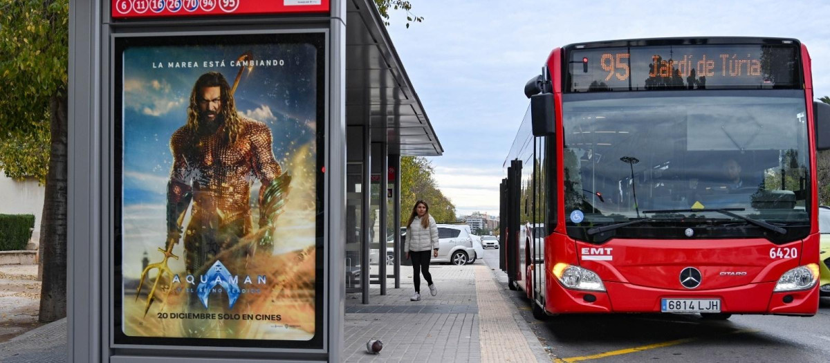 Imagen de archivo de un autobús de la EMT de Valencia.