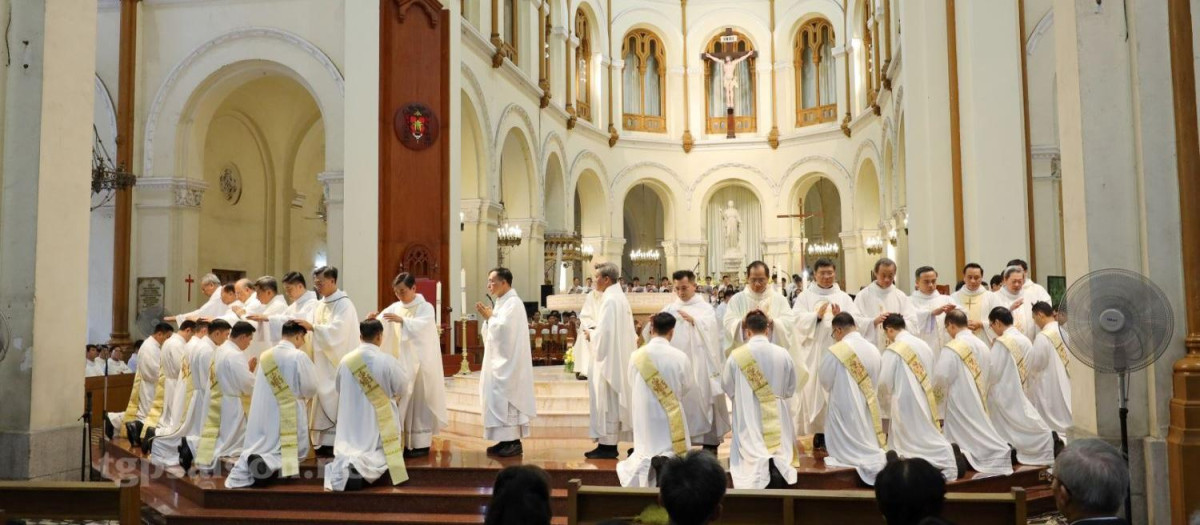 Misa de ordenación en la Catedral de Saigón el 27 de junio de 2025