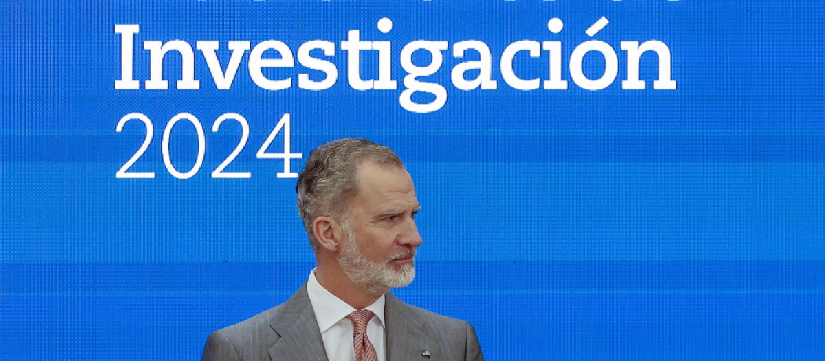 El Rey Felipe VI durante la entrega de los Premios Nacionales de Investigación, el reconocimiento científico más importante de España, celebrado este jueves en el Palacio Real de El Pardo