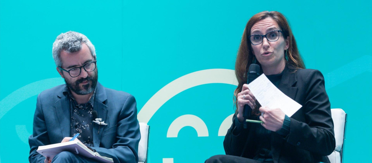 (La ministra de Sanidad, Mónica García, y el secretario de Estado de Sanidad, Javier Padilla