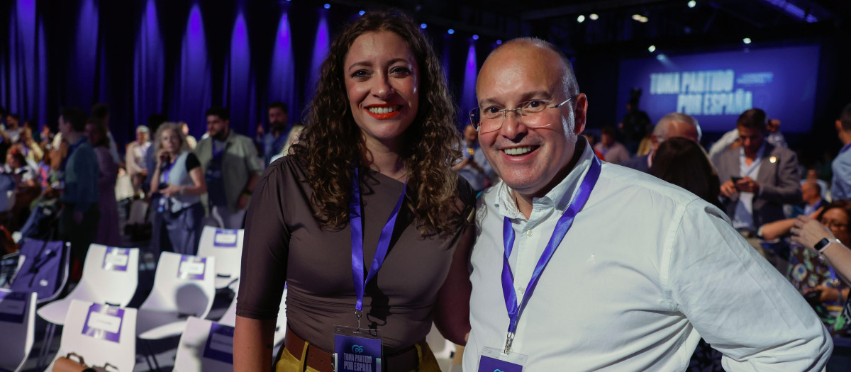 Miguel Tellado y Ester Muñoz, el secretario general y la portavoz del PP en el Congreso