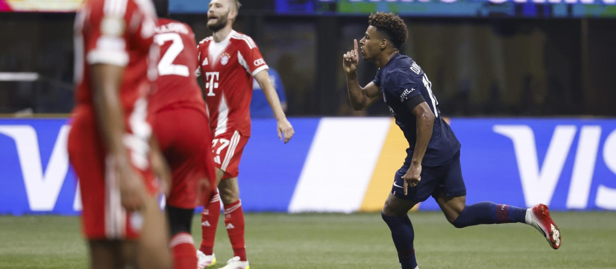 Doué celebra su gol ante el Bayern