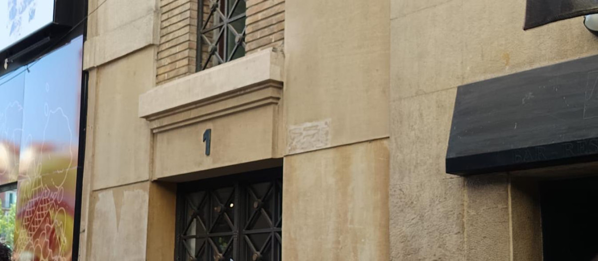 Desaparece la placa de Servinabar de la fachada de la sede