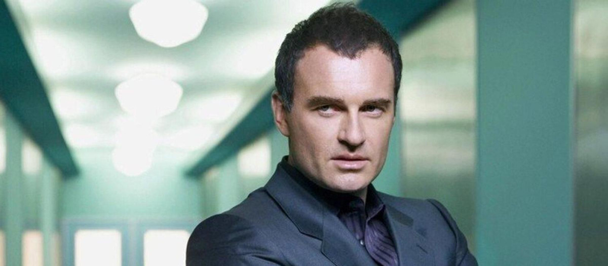 Julian McMahon en Nip/Tuck (A golpe de bisturí)
