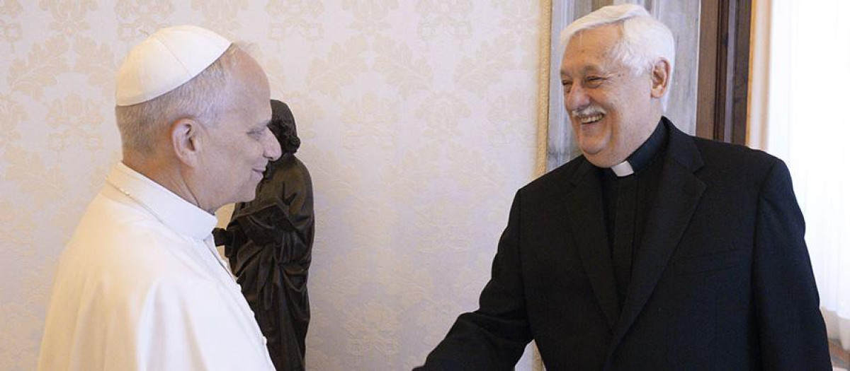 León XIV recibe al Padre General de los jesuitas, Arturo Sosa