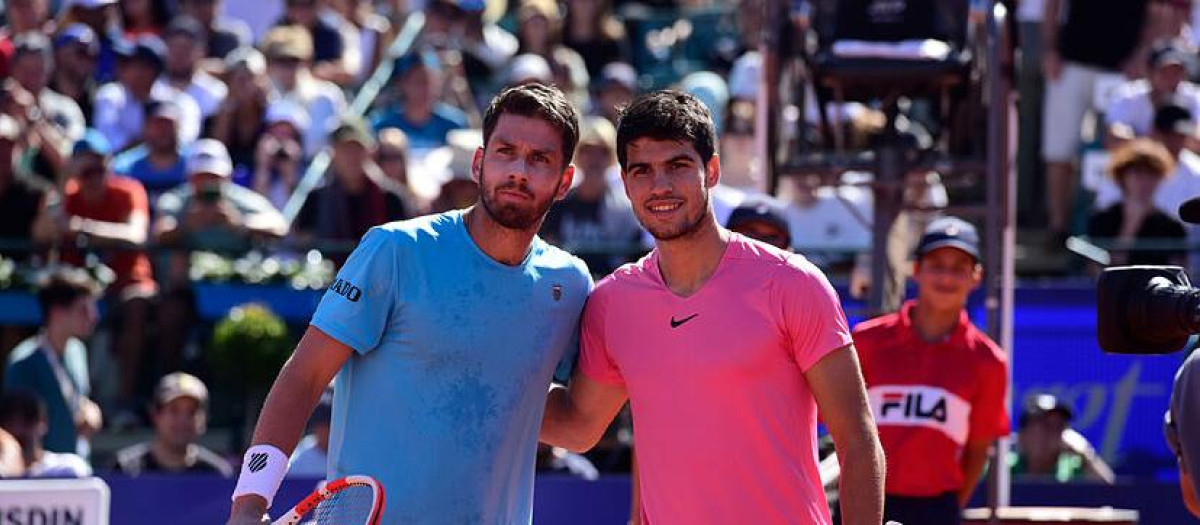 Carlos Alcaraz y Cameron Norrie posan antes de la final de Buenos Aires 2023
