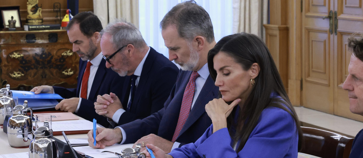Los Reyes, este jueves, en la Comisión Delegada de la Fundación Princesa de Gerona, reunida en La Zarzuela