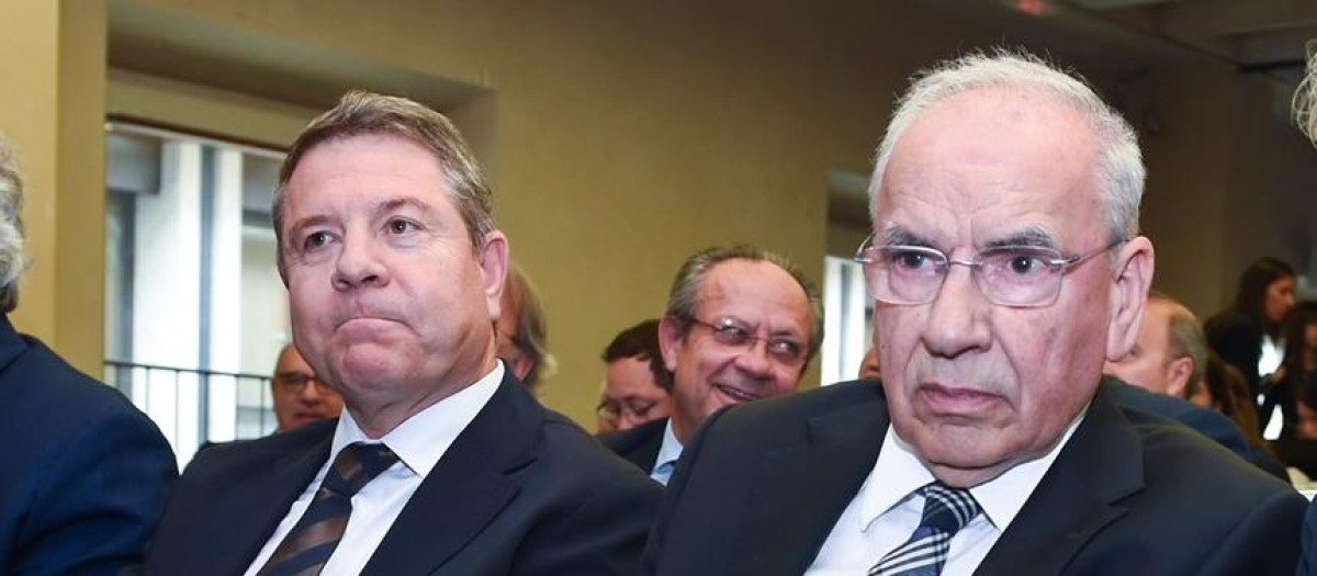 El presidente de Castilla-La Mancha, Emiliano García-Page; el ex vicepresidente del Gobierno Alfonso Guerra y el expresidente del Gobierno Felipe González