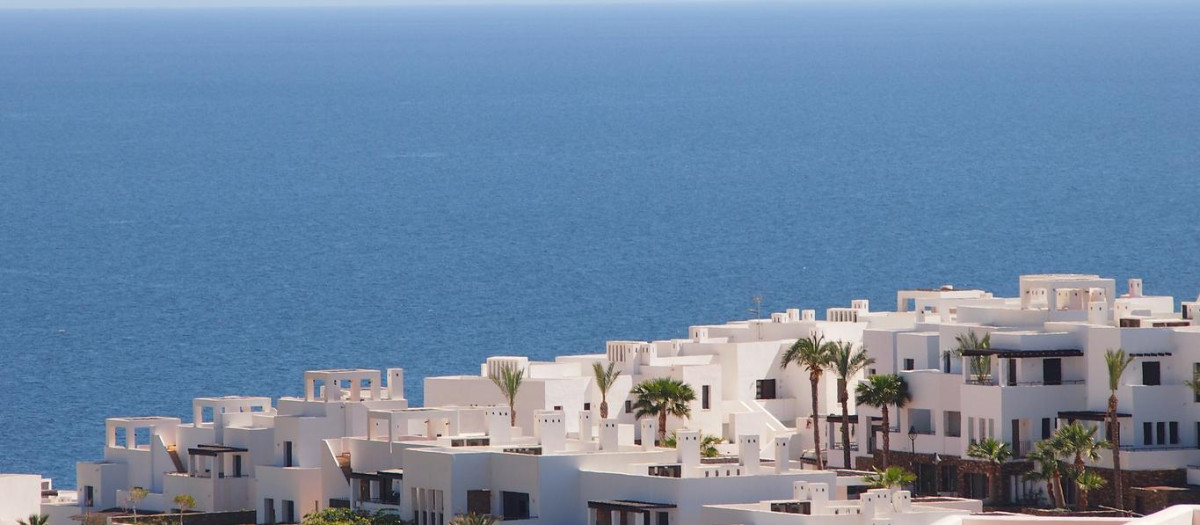 Apartamentos con vistas al mar Mediterráneo.