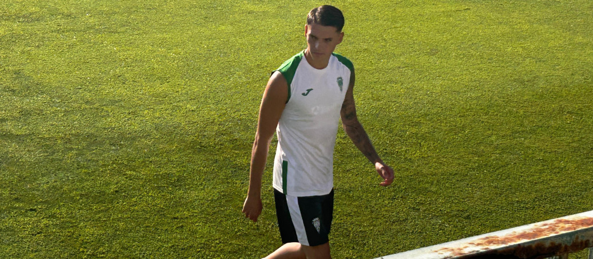 Álex Sala, en un entrenamiento con el Córdoba CF