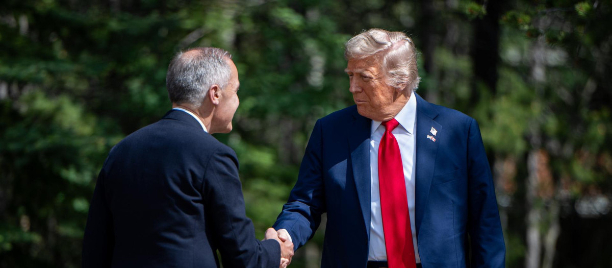 Los mandatarios de Canadá y Estados Unidos, Mark Carney y Donald Trump
