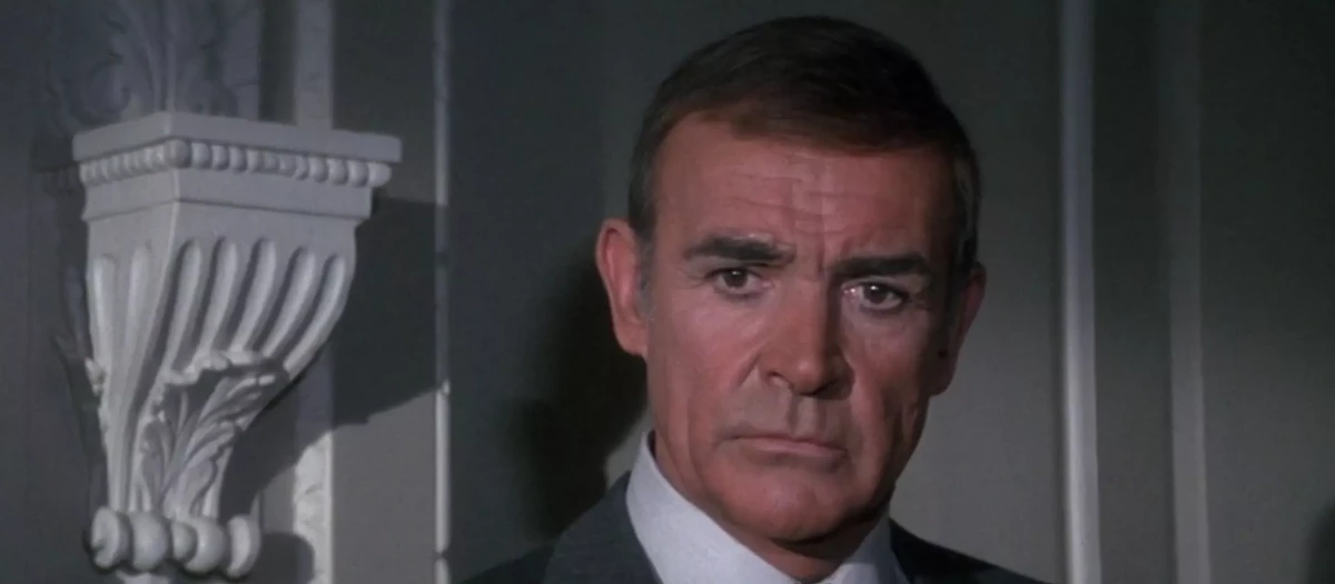 Sean Connery como James Bond en Nunca digas nunca jamás (1983)