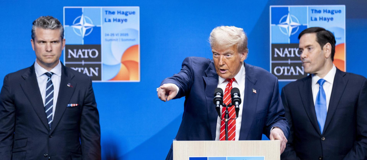 El presidente de Estados Unidos, Donald Trump, asiste a una conferencia de prensa con el secretario de Defensa, Pete Hegseth, y el secretario de Estado, Marco Rubio, tras la cumbre de la OTAN en La Haya, Países Bajos