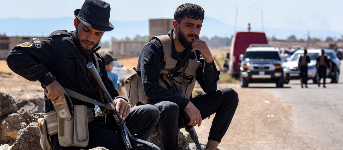 El Ejército y las fuerzas de seguridad sirias desplegándose en la sureña ciudad de Al Sueida, Siria