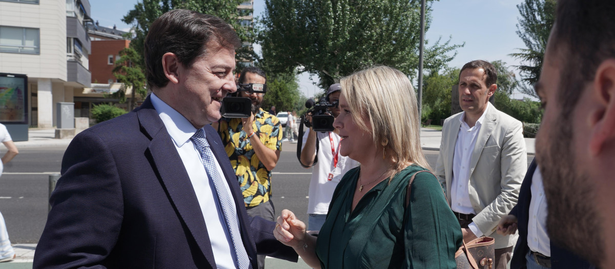 Mañueco, con Marimar Blanco, este lunes, en Valladolid