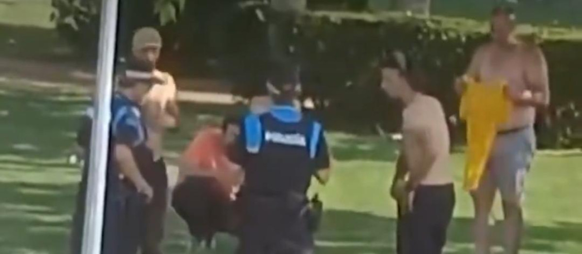 La Policía Local de Medina del Campo, durante una intervención en un parque