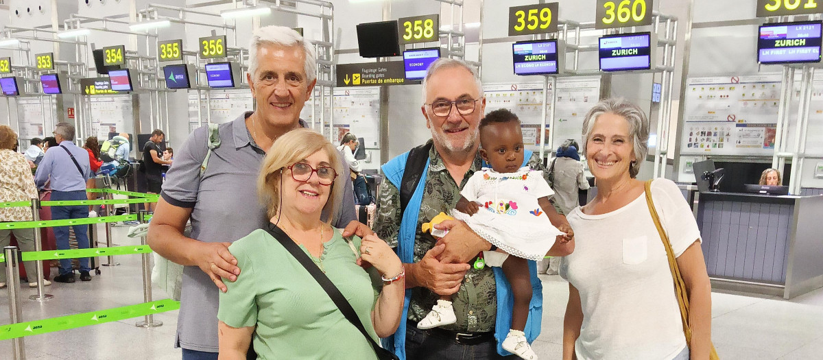 Milane, una bebé de Benín con cardiopatía, regresa a casa completamente recuperada gracias al programa «Viaje hacia la Vida»