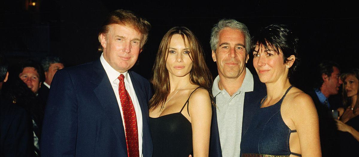 Foto de archivo en la que aparece Donald Trump junto a Jeffrey Epstein